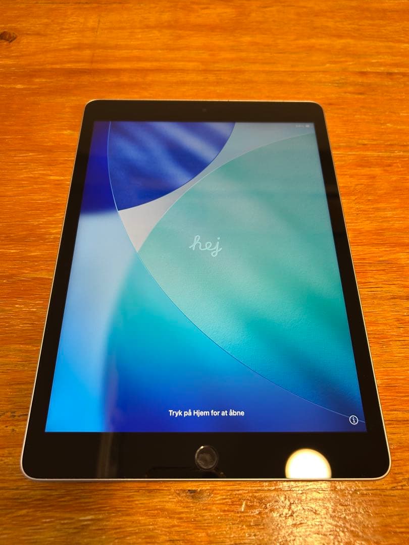 iPad 第9世代 シルバー 64GB Wi-Fiモデル - メルカリ