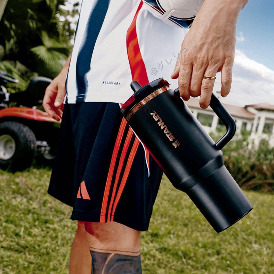 日本未発売】メッシ × スタンレー クエンチャー 1.18L GOATブラック