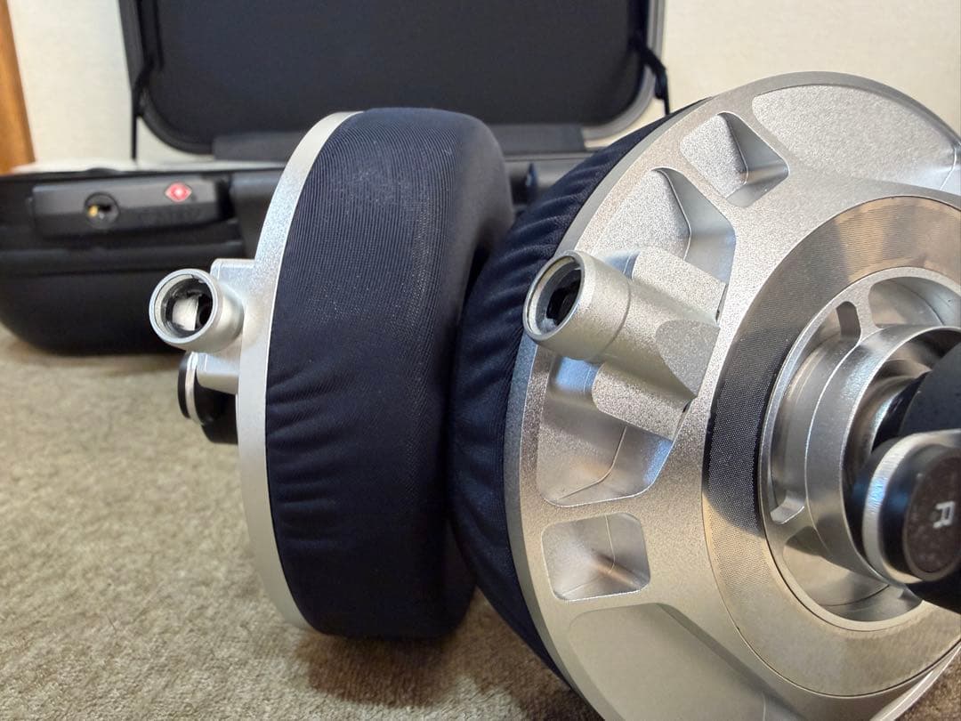 極美品】final D8000 シルバー プロテクトケース付き - メルカリ