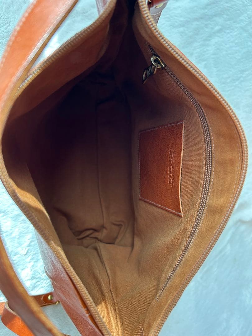 るみ様専用IL BISONTE レザーショルダートートバッグ キャメル - メルカリ