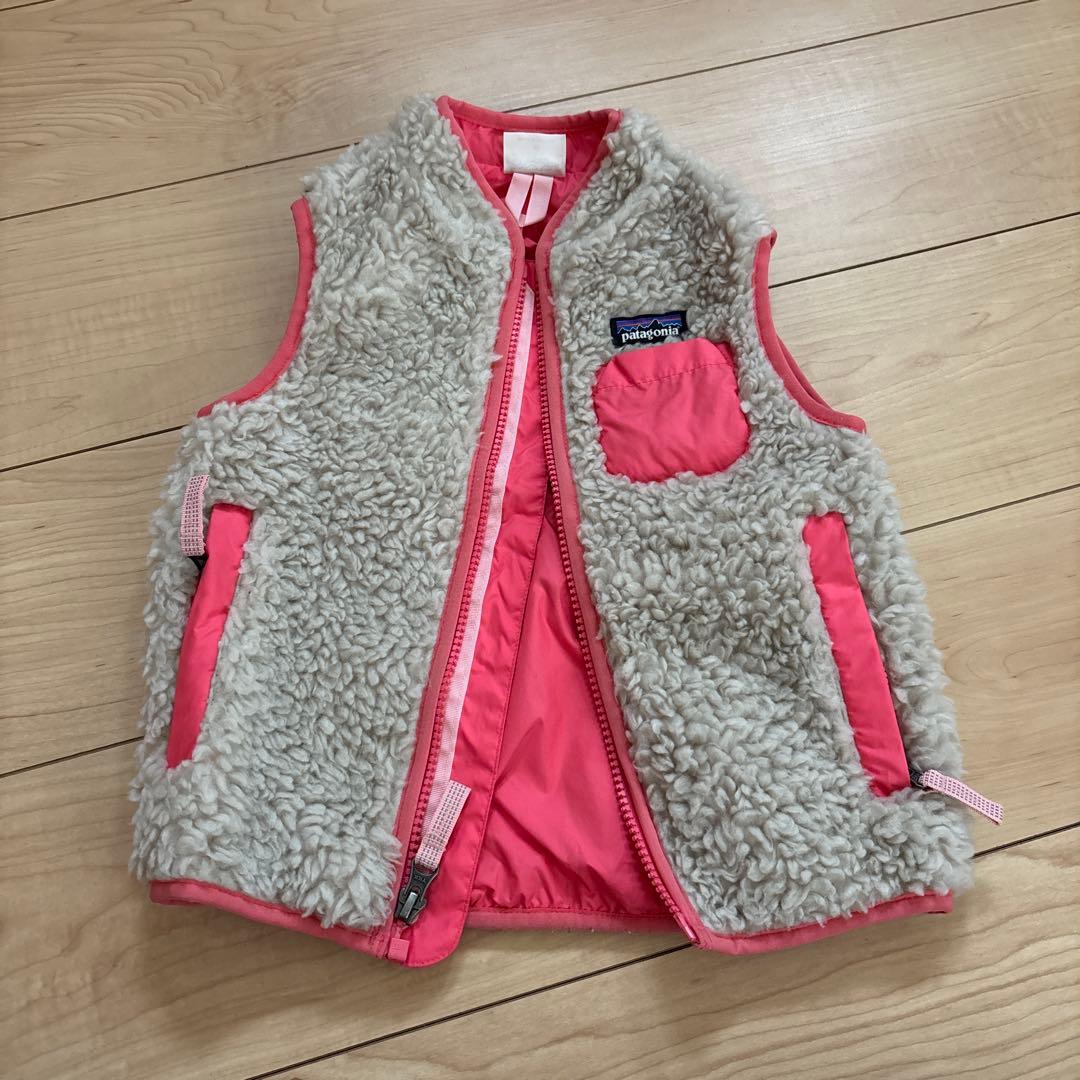 patagonia フリースベスト 3T ベージュ/ピンク - メルカリ