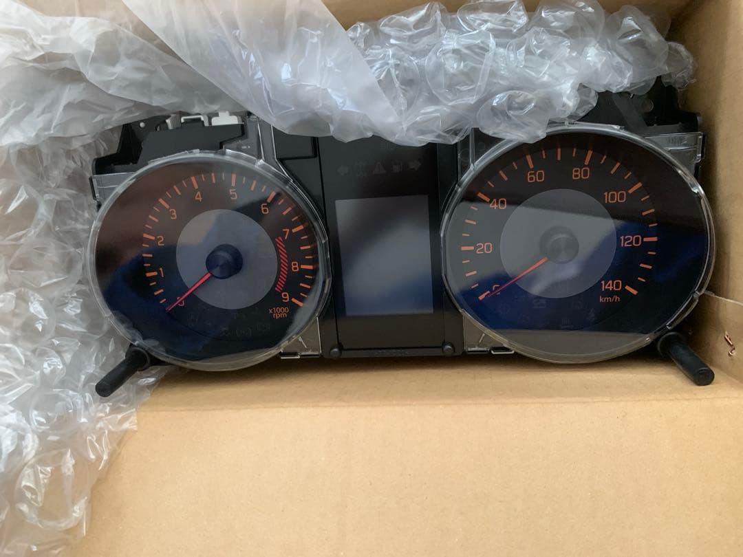 JB64W ジムニー　スピードメーター新品 Amazon.co.jp: 純正 ジムニー 3BA-JB64W スピード メーター : 車＆バイク