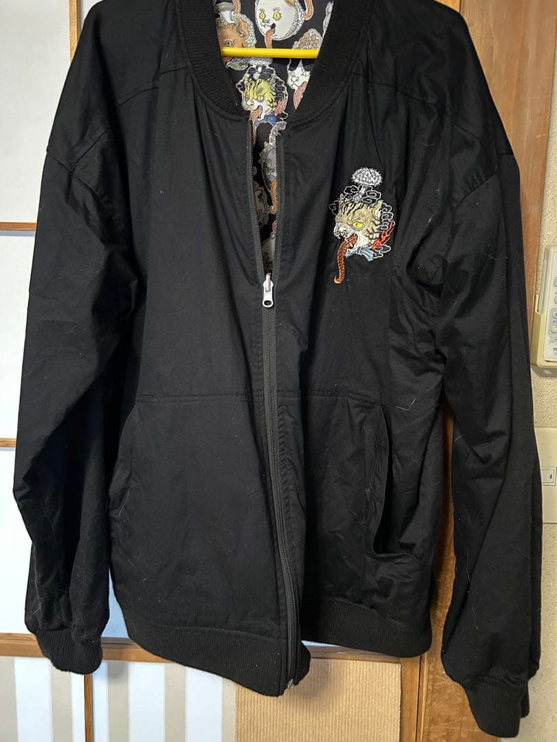 男女兼用 グラニフ 石黒亜矢子 猫舌茸 ブルゾン リバーシブル 化け猫 Lサイズ グラニフ 石黒亜矢子 猫舌茸 化け猫 猫 リバーシブル ブルゾン コラボ