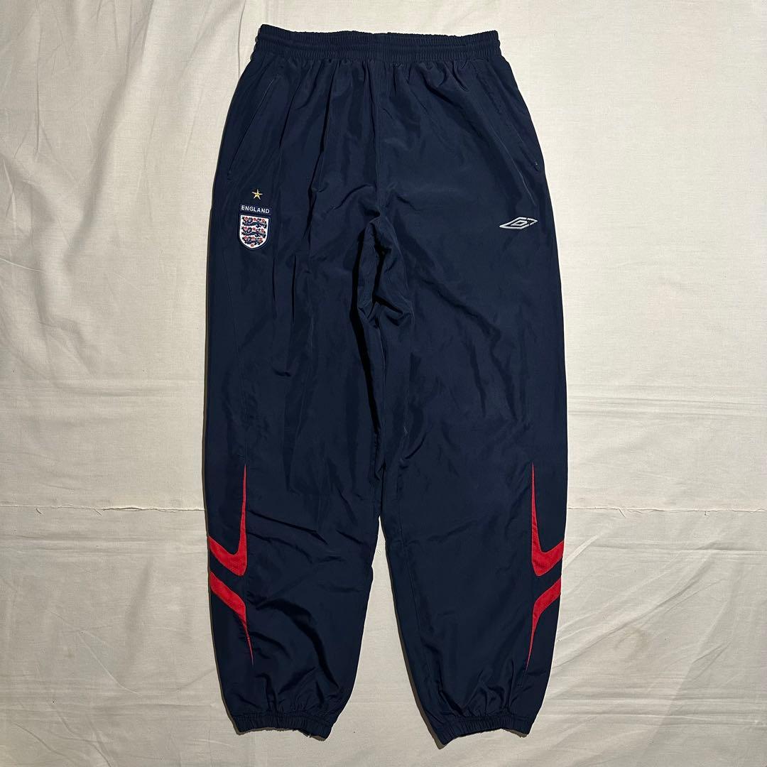 UMBRO イングランド代表 ナイロンパンツ ネイビー パラシュート レッド