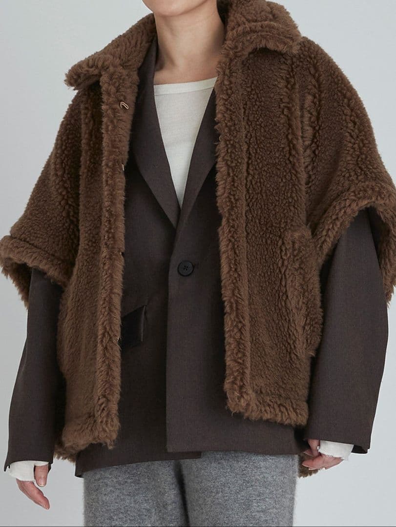 TICCA】ウールファーポンチョ - メルカリ