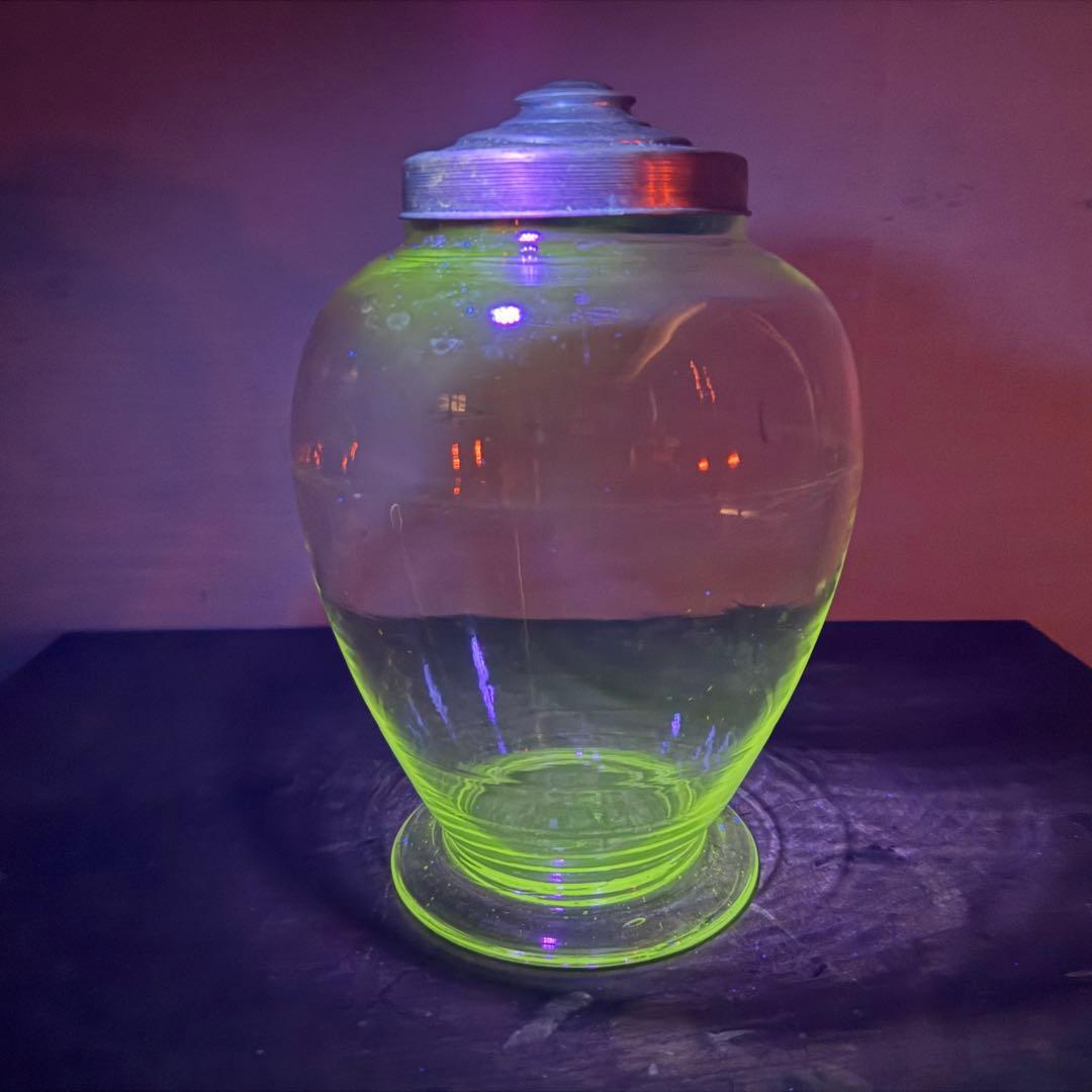 アンティーク レトロ ガラス瓶 30cm アルミ蓋 ウランガラス 気泡 昭和レトロ 古い硝子 ガラス瓶 大きい 猫瓶 気泡ガラス アルミ蓋 お