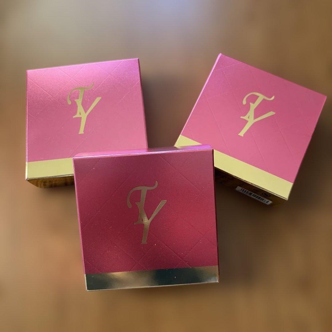 エステファクト　ジュエリーパクトU ファンデーション　レフィル　専用パフ付き Amazon | たかの友梨 エステファクト ジュエリーパクト U レフィル 12g