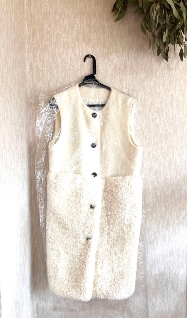 美•未使用】gypsohila ウールモヘアテディベスト - メルカリ