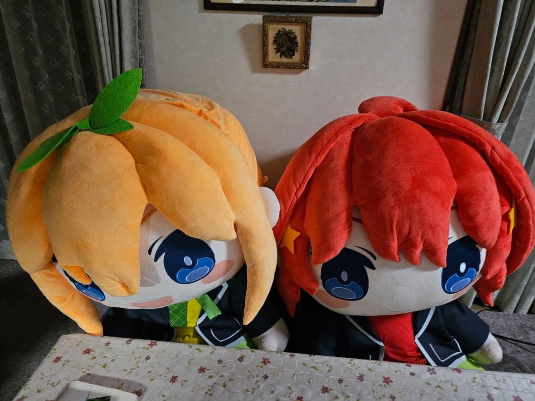 五等分の花嫁 中野四葉&五月 巨大100cmぬいぐるみ 五等分の花嫁』四葉と五月が約100cmの超特大ぬいぐるみに！ 各100体