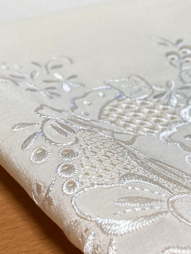 新品】スワトウ 中国手刺繍ハンカチ 約29cm - メルカリ