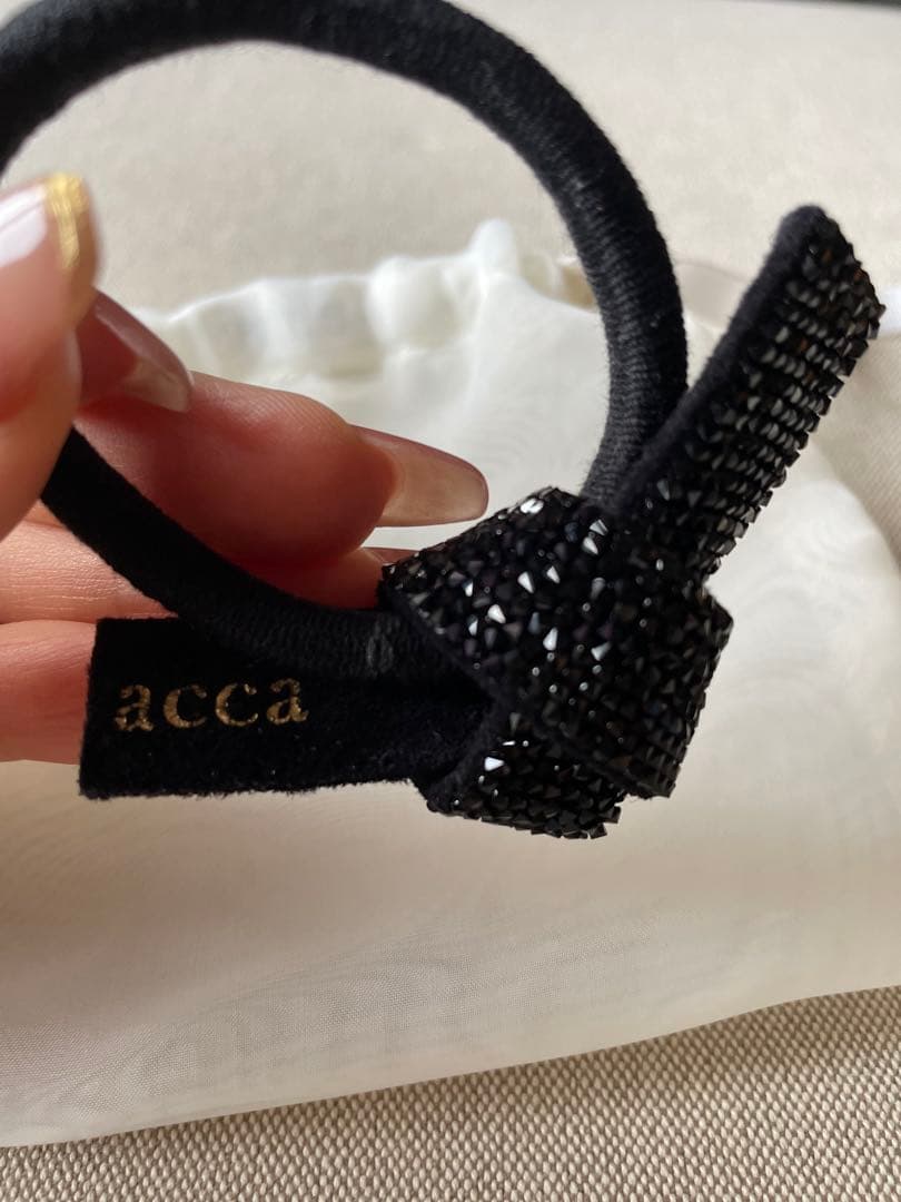 【美品】acca ビジュー付きリボンヘアゴム きらきらビジュー付きベロアリボンヘアゴム