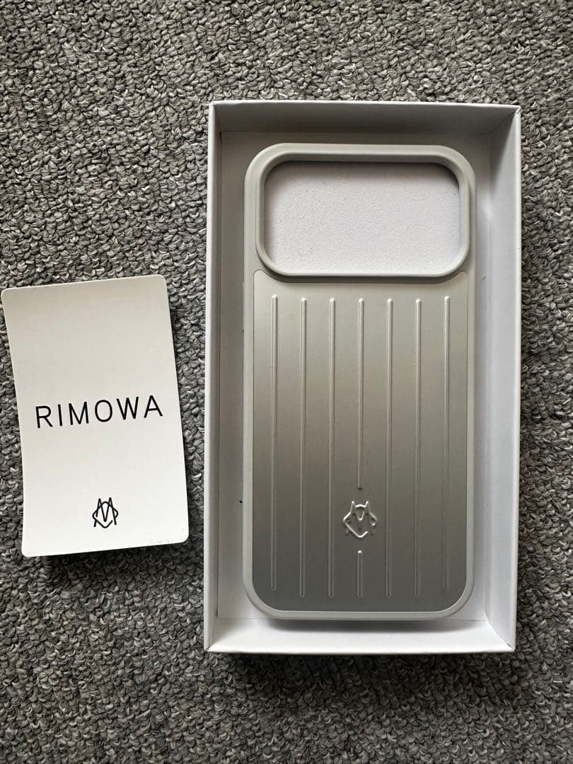 RIMOWA iPhoneケース シルバー 17promax - メルカリ