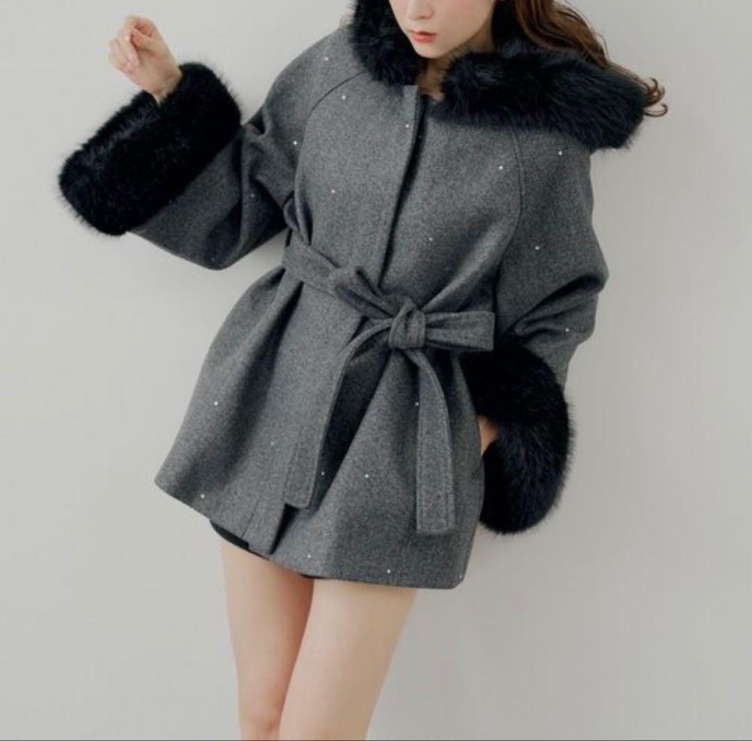 即日発送！Chico ポンチョ ビジュー付きファー襟ケープコート