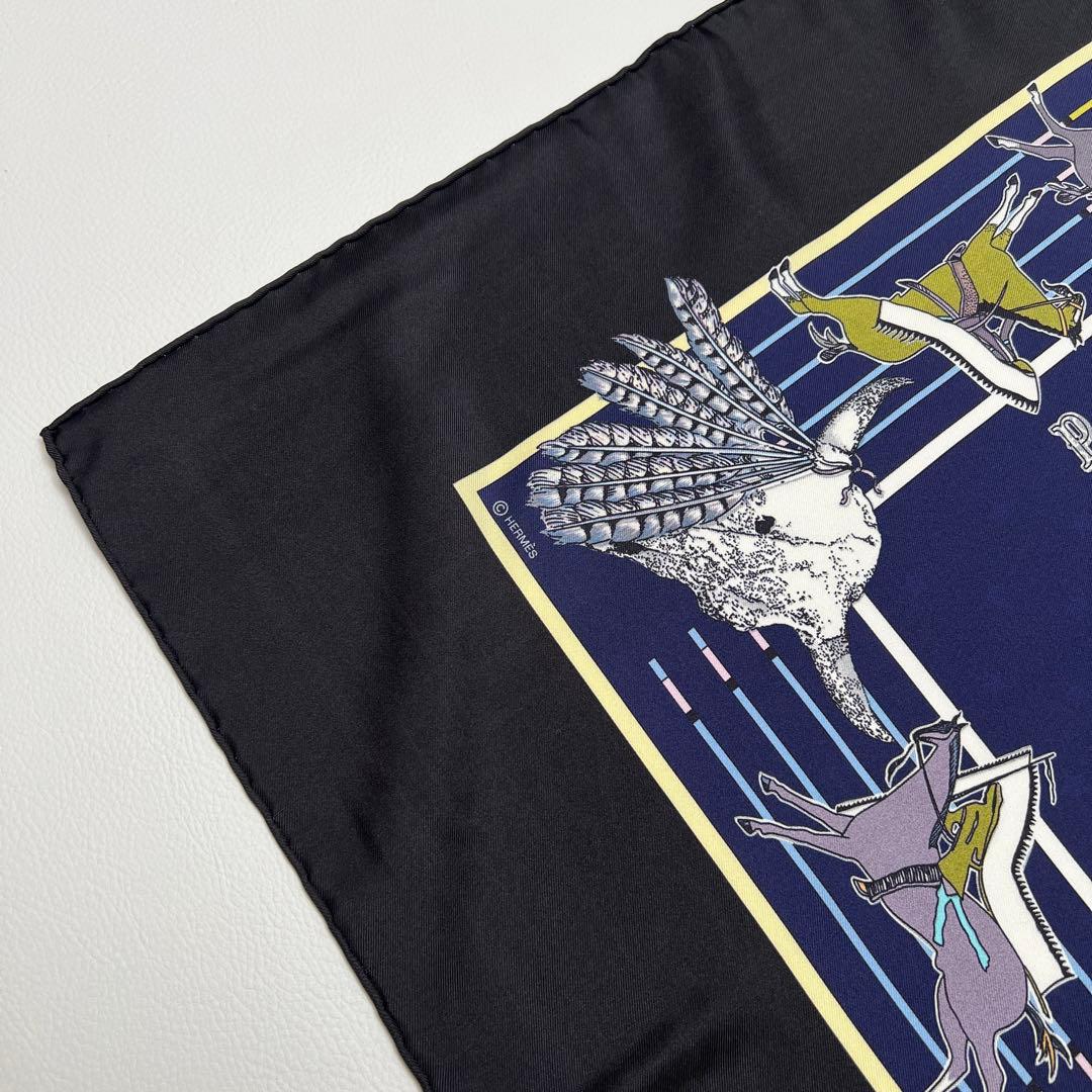 エルメス タグ付き スカーフ カレ90 パウニー族の首長 シルク ネイビー