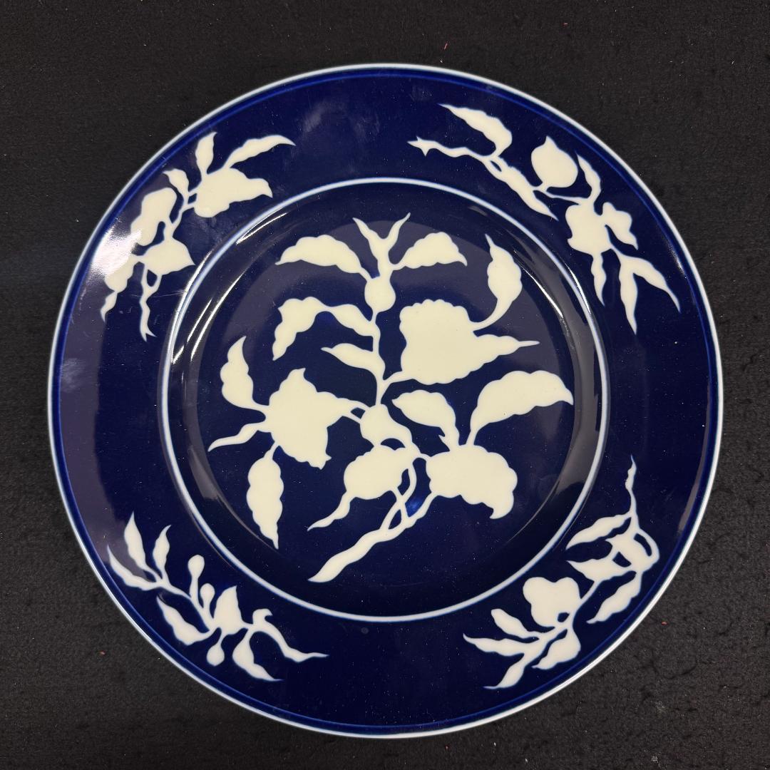 有田焼 深川製磁:草花折枝白抜紋 ミート皿 宮内庁御用達 草花折枝白抜紋 | 有田焼 深川製磁｜公式オンラインストア