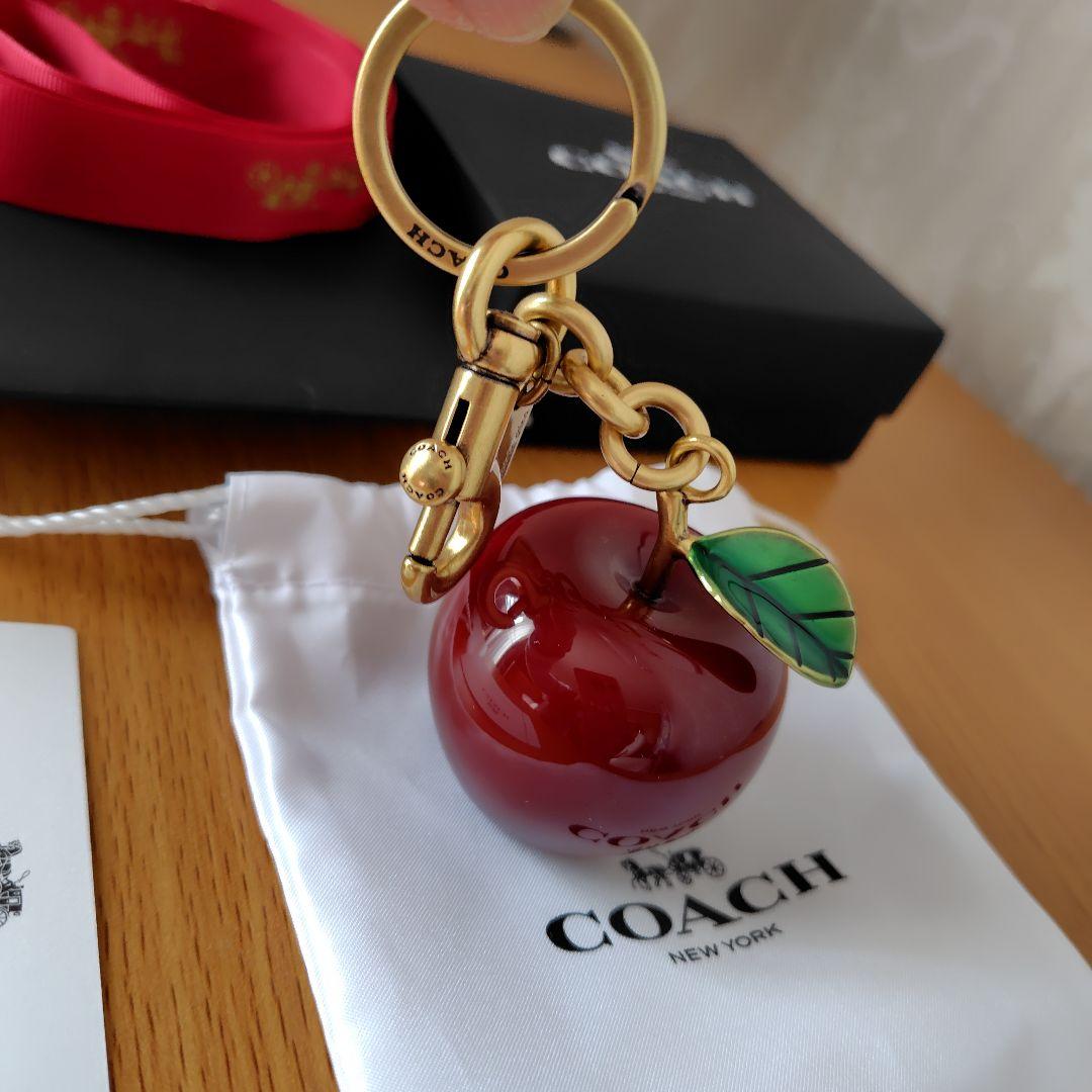 新品】COACH コーチ バッグチャーム リンゴ アップル キーホルダー