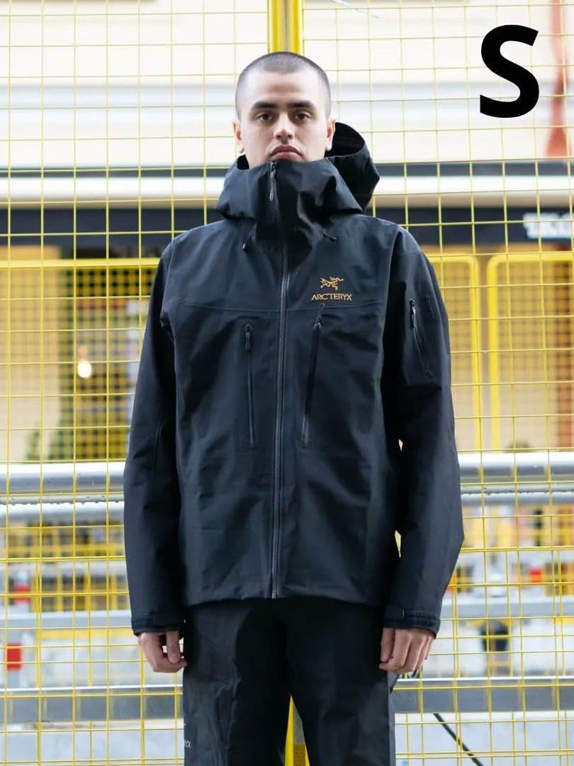 新品同様 22FW アークテリクス Alpha SV 24K black S - メルカリ