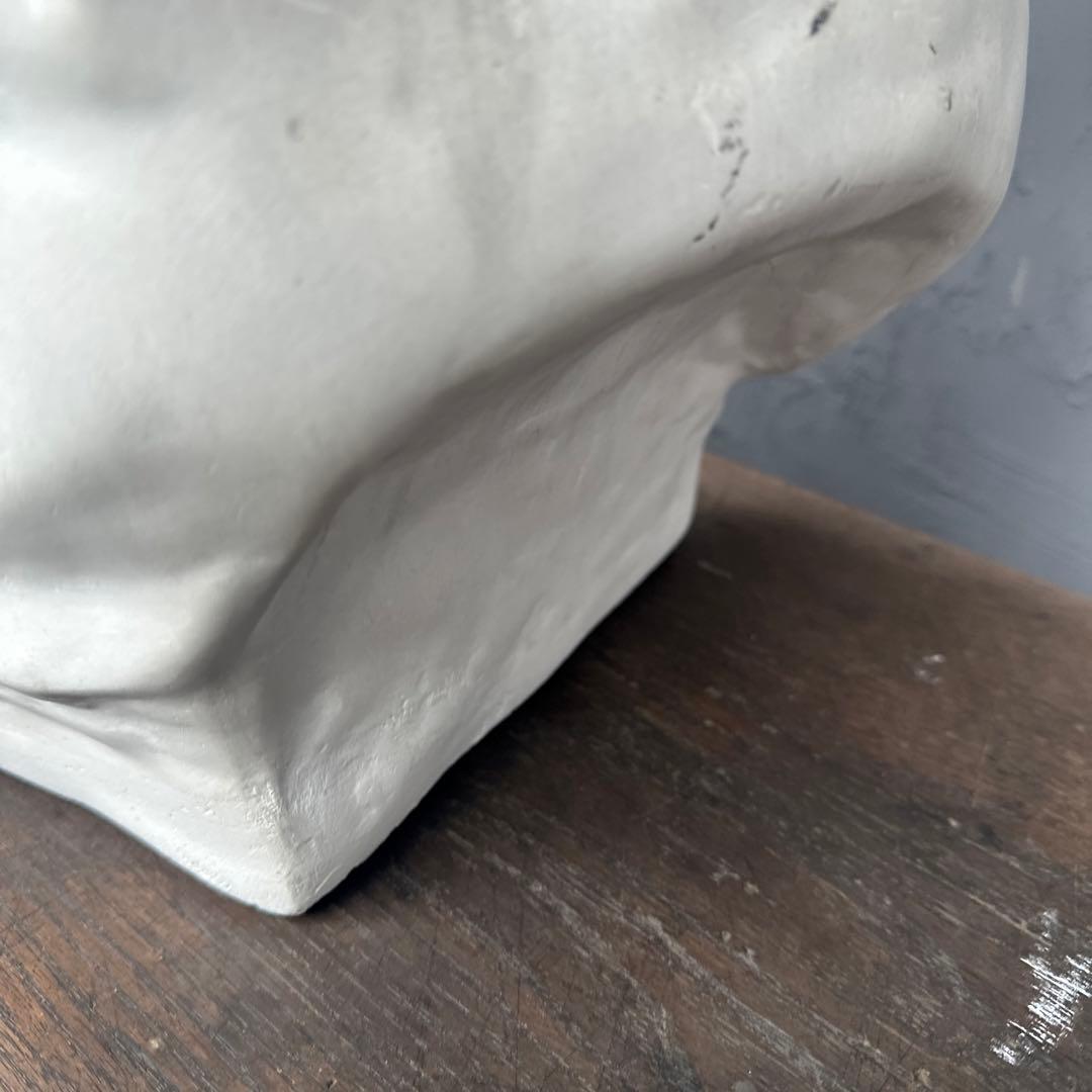 ヴィンテージ石膏像　本読みながらうたたねをする少女