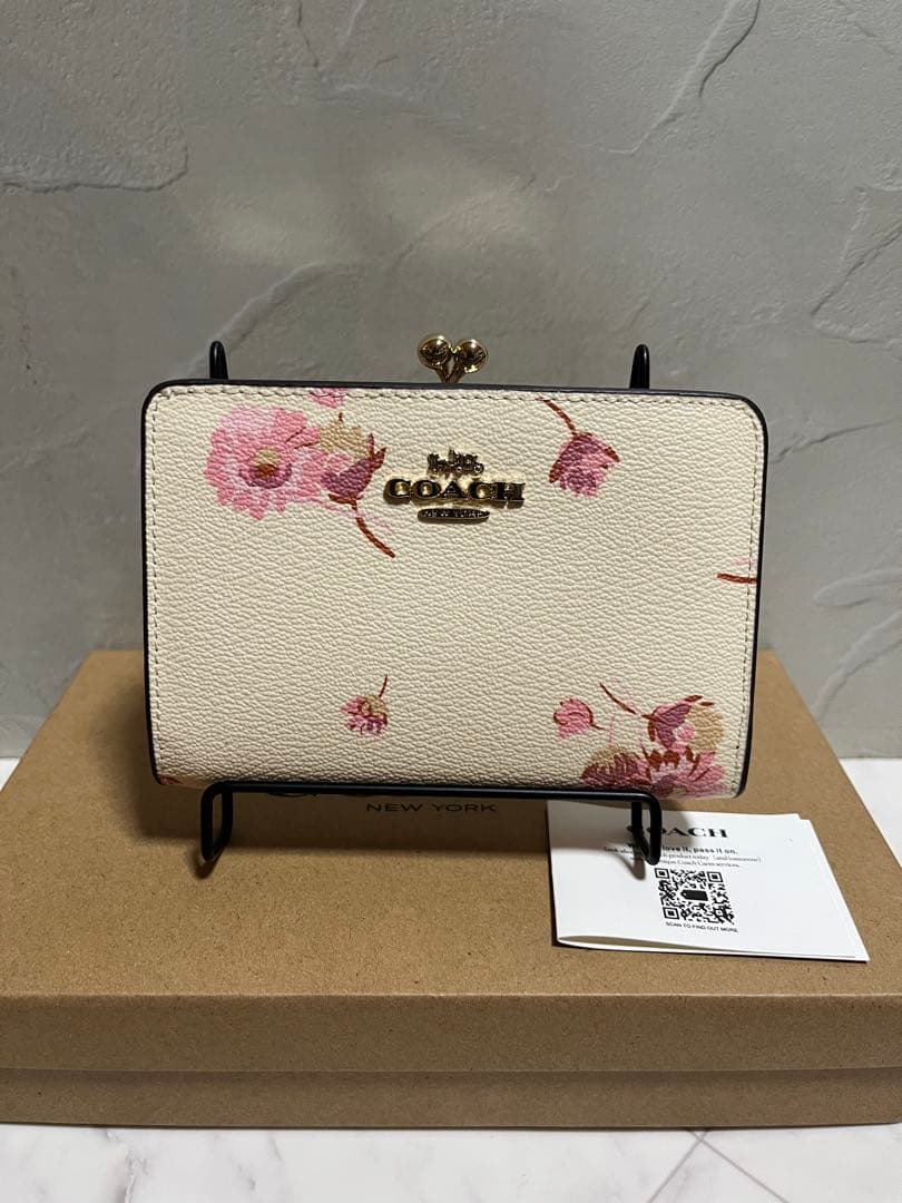 ✨️新品未使用✨️新品未使用COACH 花柄 二つ折り財布 ホワイト COACH（コーチ） 新作セール 財布 二つ折り財布 CAP00 レディース 2025