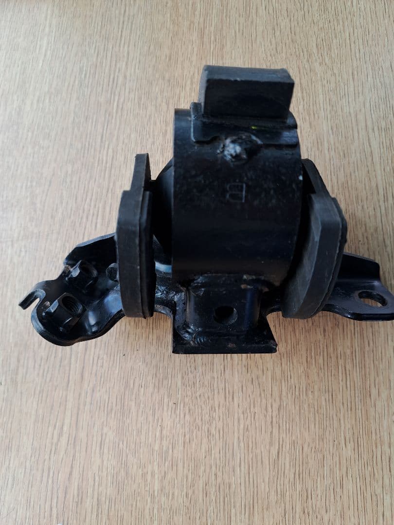 TRD強化エンジンマウント 4AGEU(5バルブ)用中古品 左右セット - メルカリ