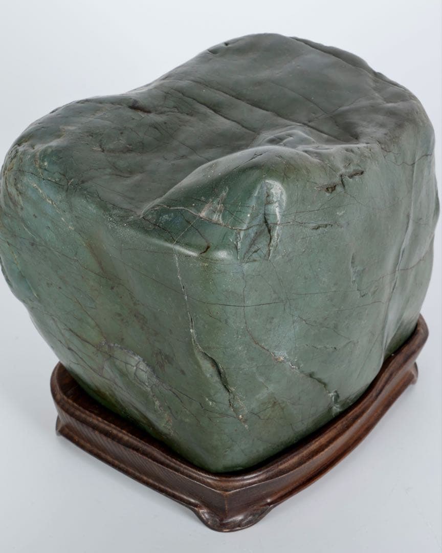 ウ*ム様 神居古潭石 水石 北海道産 8.4kg 台座付 鑑賞石 盆石 景石 天