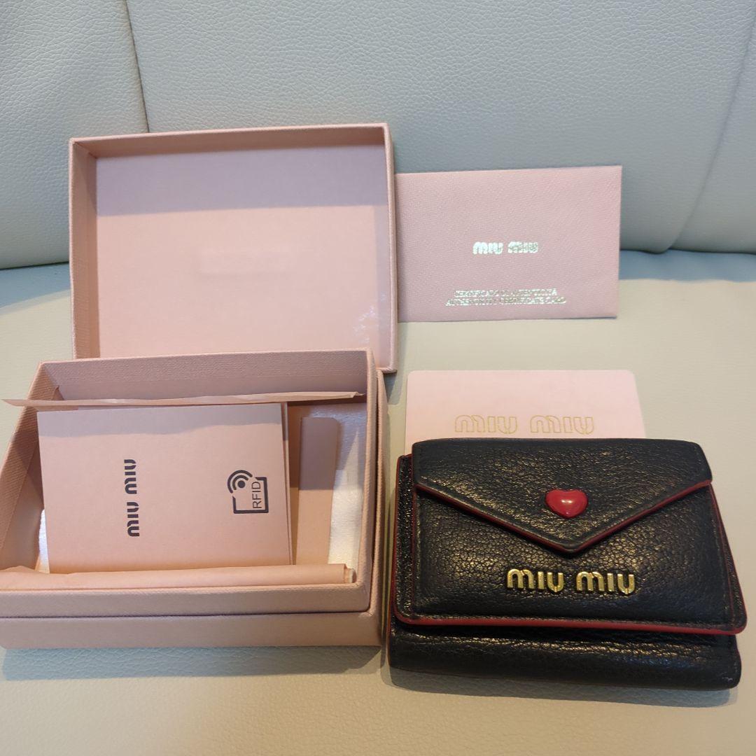 人気✨ MIU MIU ラブレター ハート マドラス 三つ折り財布 ウォレット