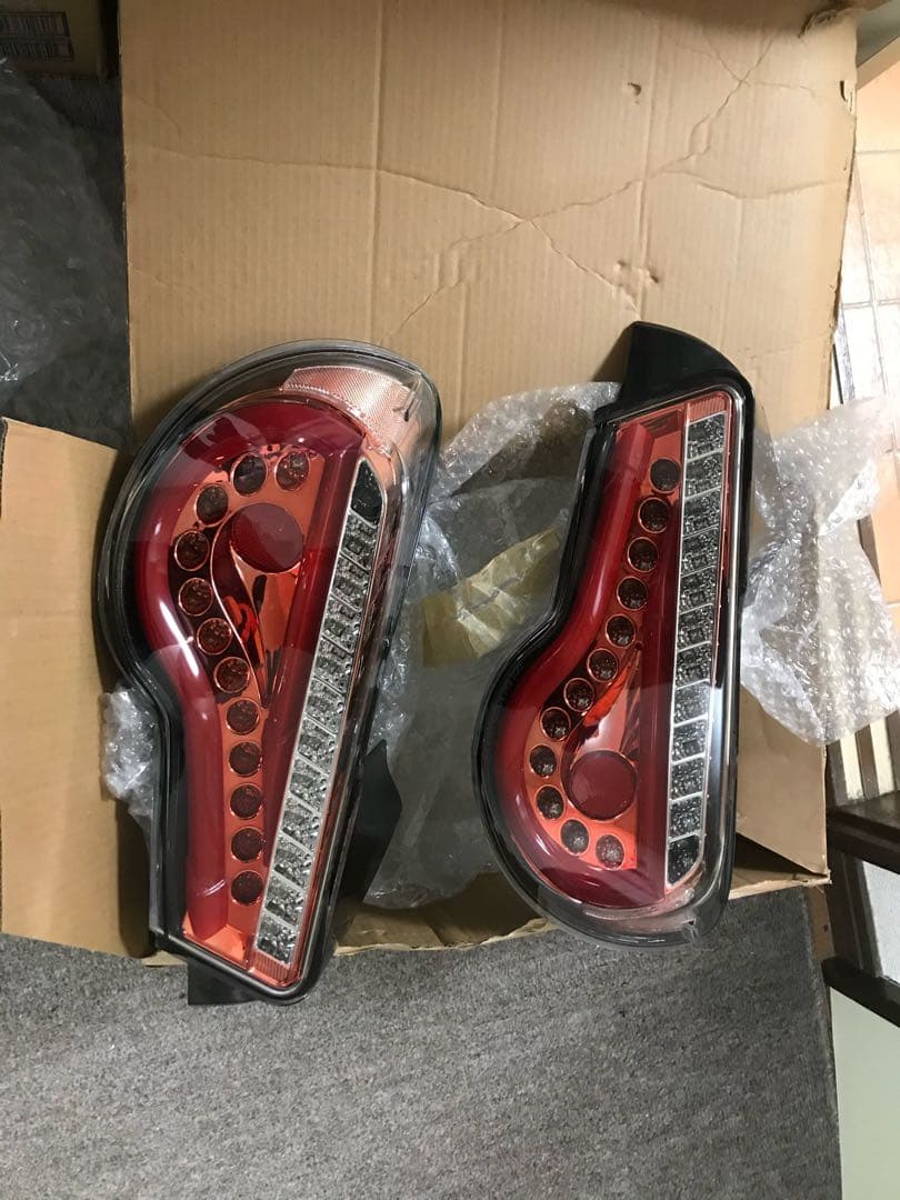 えすだぶ トヨタ86 テールランプzn6 brz トヨタ 86(ZN6)/スバルBRZ(ZC6) ジュエルLEDテールランプ ULTRA｜製品