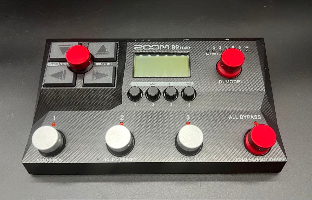 ZOOM B2 FOUR ベースエフェクター　おまけ付き ZOOM B2 FOUR マルチエフェクター おすすめ ベースエフェクター 送料