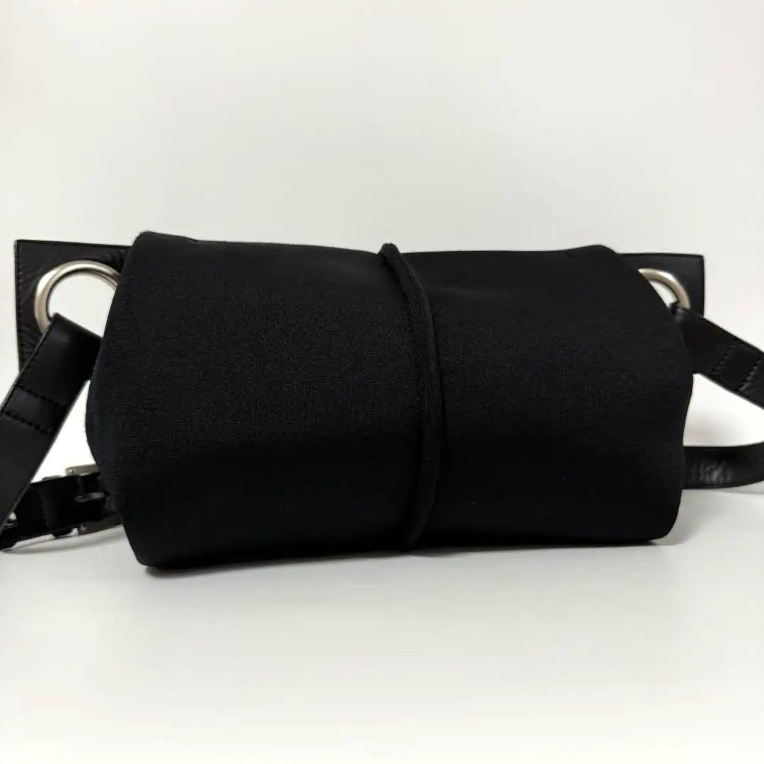 【24時間以内発送】カワカワ　ボディバッグ　WET ハトメ　ブラック カワカワのボディバッグ wet hatome | 送料無料|ブラック | DANJO 公式