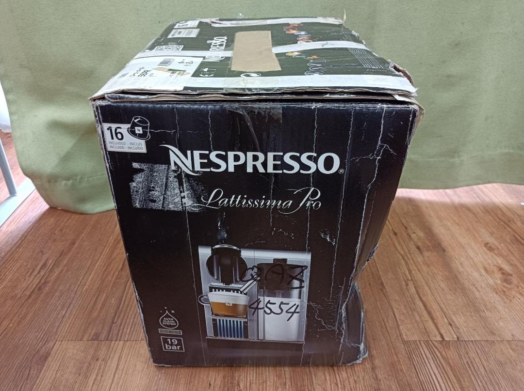 都《XXAXN》ネスプレッソ　プロ　コーヒーメーカーエスプレッソ　F456PR