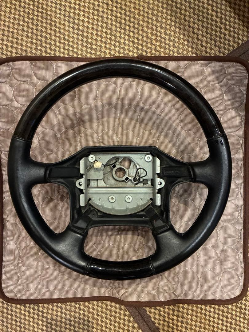 リ*ー様 VOLVO ボルボ　ウッド・レザーコンビハンドル ZP097 XC60（ボルボ）UB ハンドルカバー ステアリングカバー