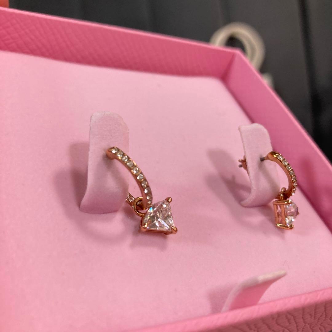 スワロフスキー ピアス 春 ピンク ゴールド - メルカリ