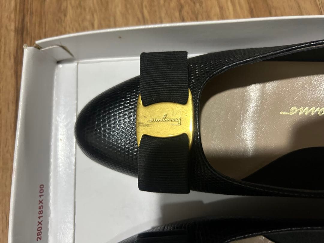 Salvatore Ferragamo ブラック フラットシューズ 6.5 Salvatore Ferragamo