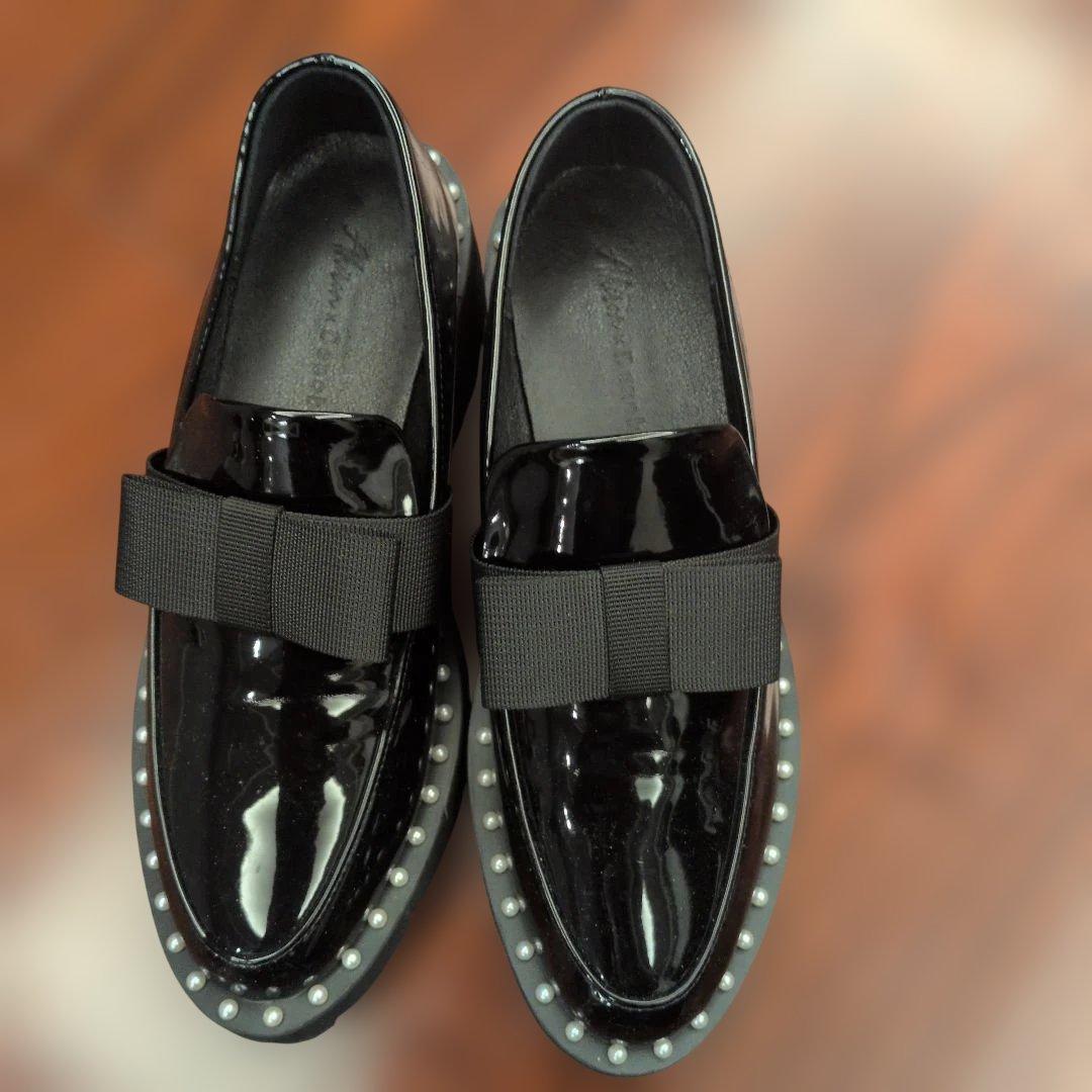 アキロン×Donobanコラボ パールリボンローファーM Akiron（アキロン） × DONOBAN （ドノバン）のパールリボンローファー