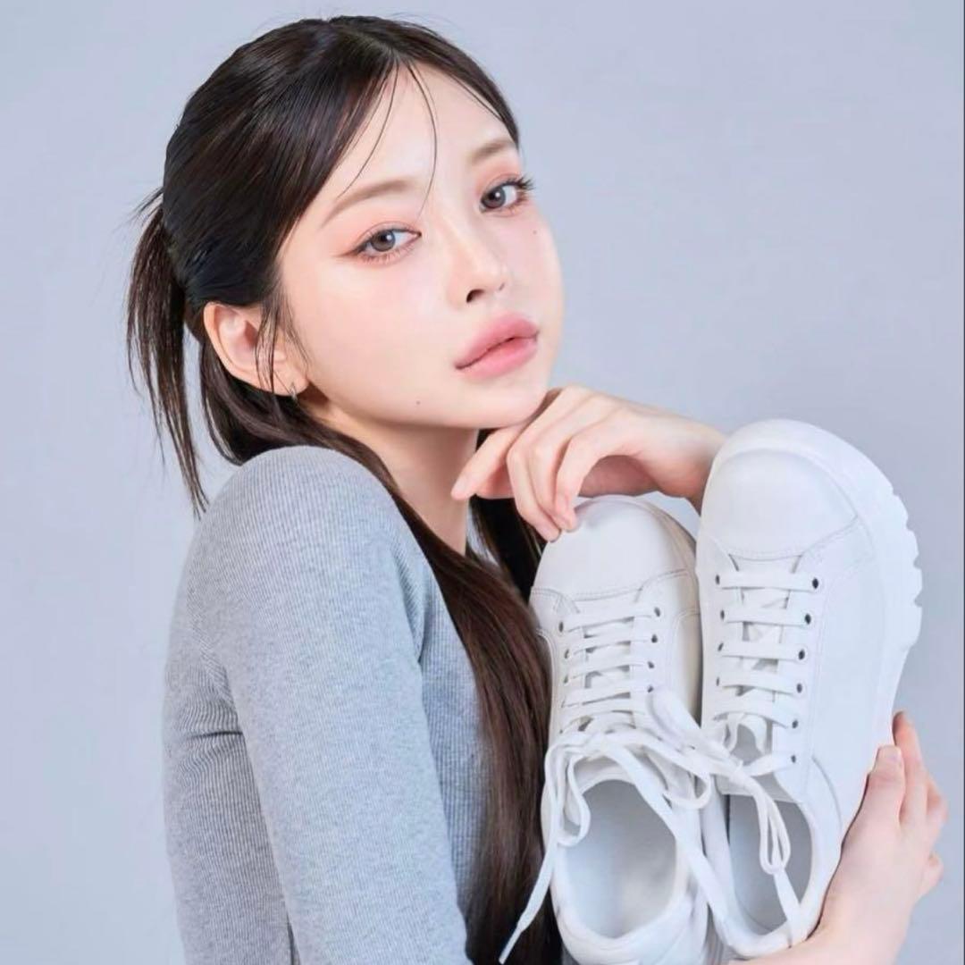 鈴木亜美 スニーカー Sサイズ インフルエンサー 新品未使用 - メルカリ