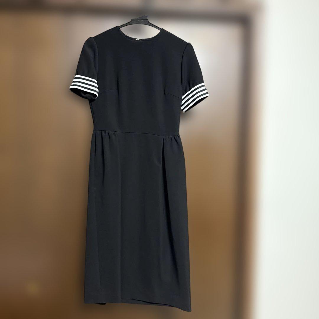 新品未使用　ボーダーズアットバルコニーブラック 半袖 ひざ丈ワンピース BORDERS at BALCONY（ボーダーズアットバルコニー） ワンピース