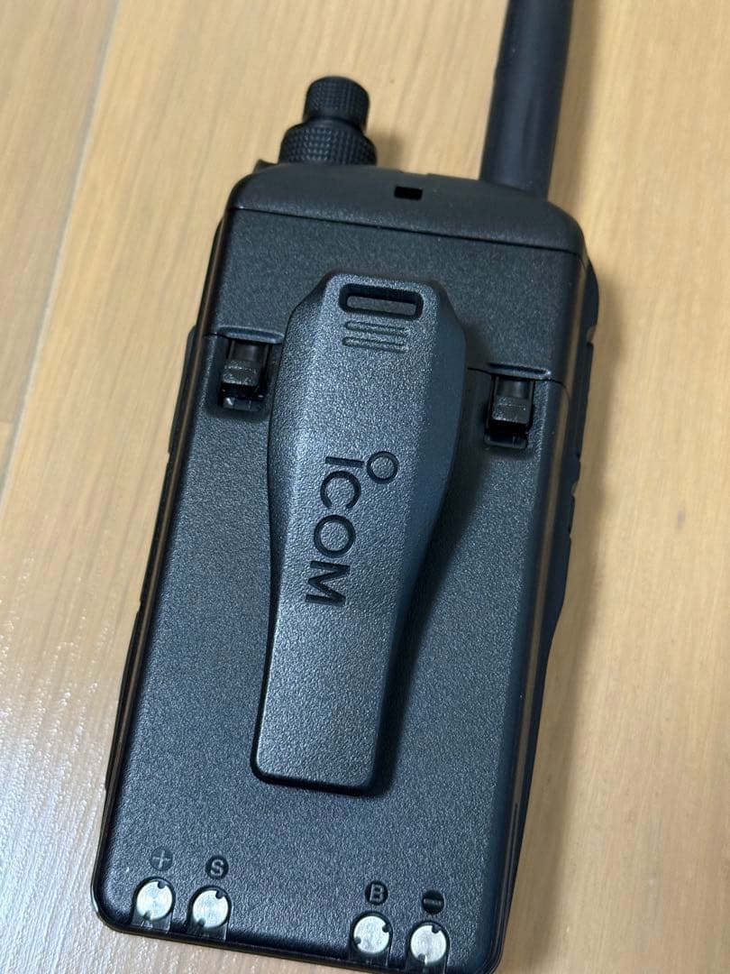 ICOM ID-52 本体➕急速充電器➕アンテナセット - メルカリ