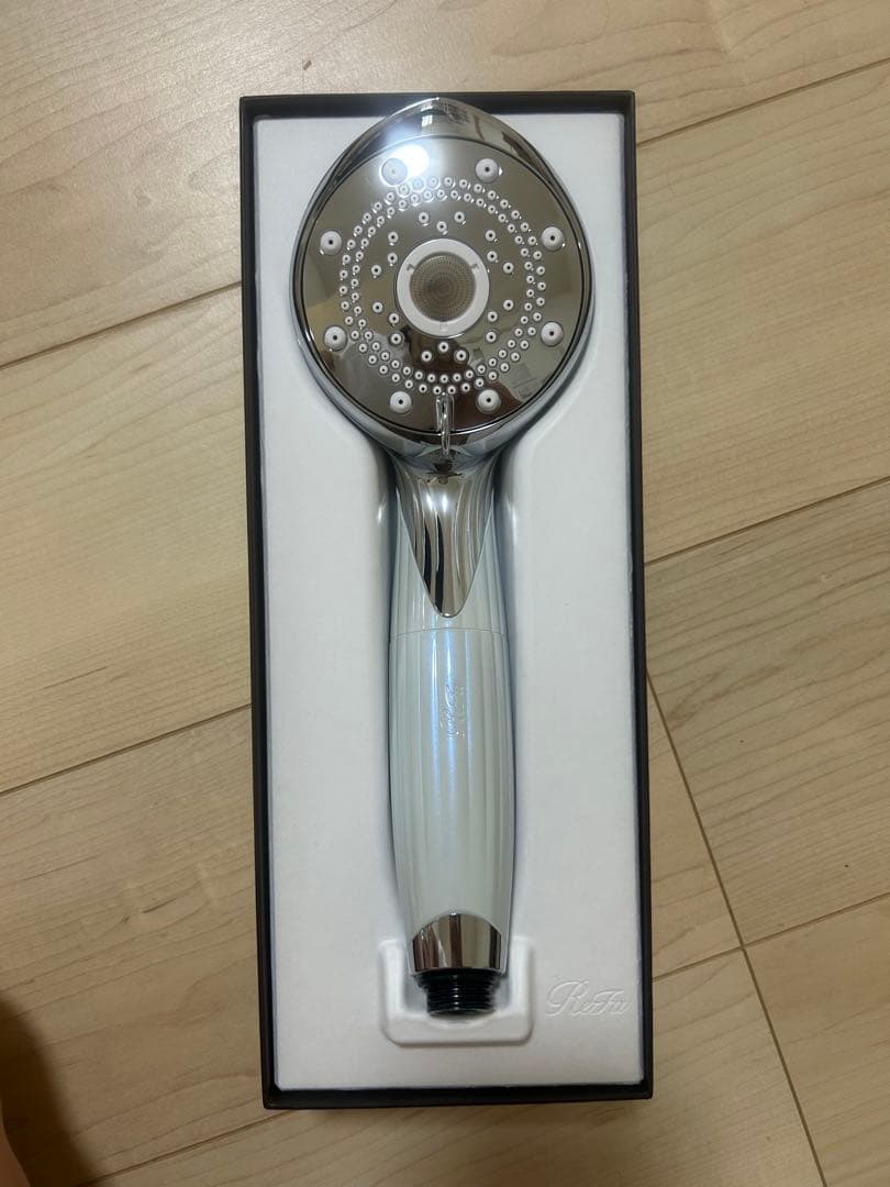 新品 ReFa 多機能シャワーヘッド リファ シャワーで洗顔は間違いだった！」リファの高機能シャワーヘッドが