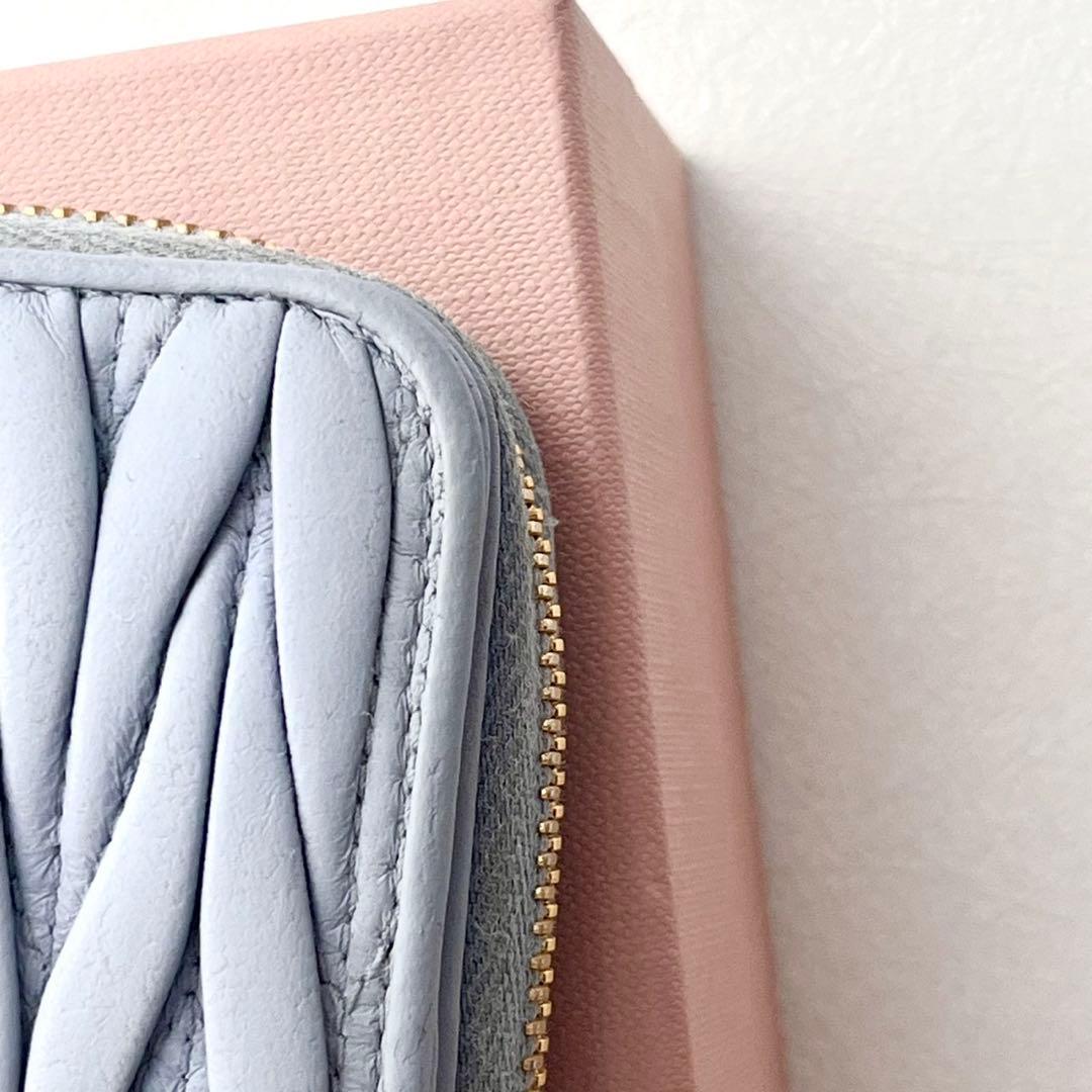 美品 現行 MIUMIU マテラッセ 二つ折り財布 箱付 0203-① - メルカリ