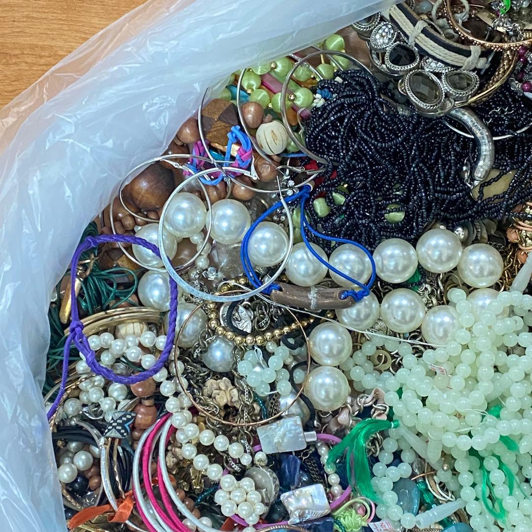 大量 まとめ売り ジャンク 未選別 アクセサリー色々① 約7.9