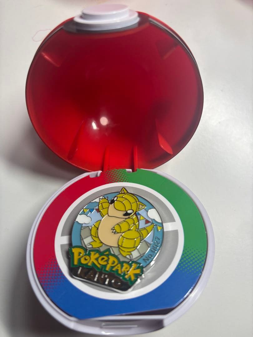 ポケパークカントー限定】モンスターボール ピンバッジ サンド No.027