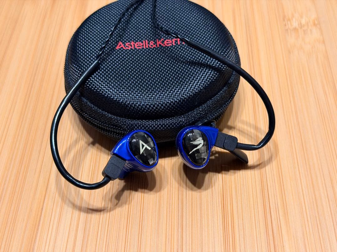Astell&Kern コラボイヤホン　Billie Jean ブルー Amazon.co.jp: Astell&Kern IEM-JH Audio THE SIREN SERIES-Billie