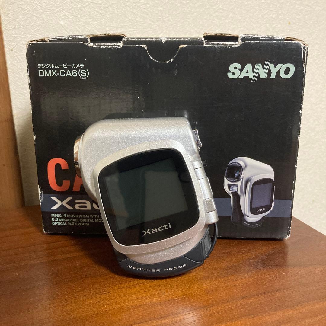 美品 SANYO DMX-CA6 デジタルムービーカメラ 防水カメラ デジカメ