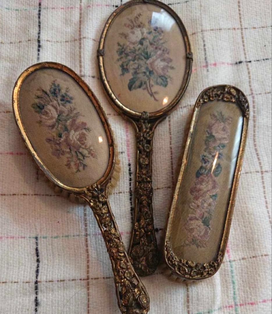アンティーク ブラシ・鏡セット ミラー ヴィクトリアン 手鏡 刺繍 花柄