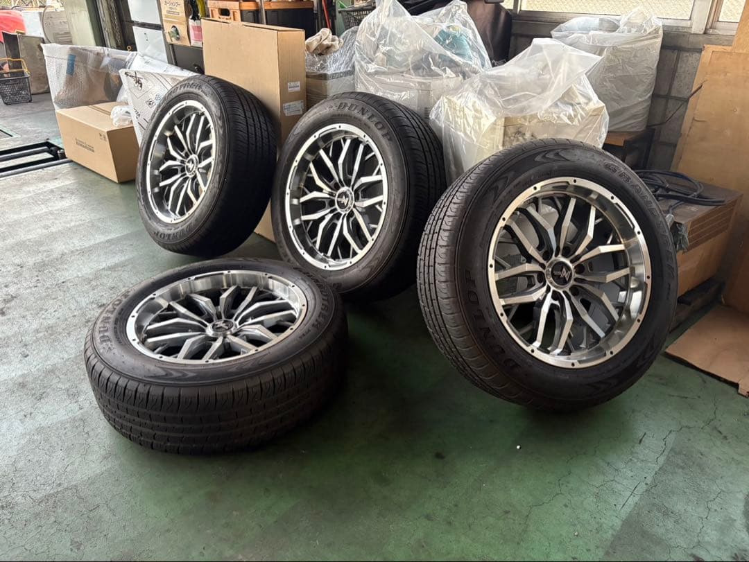 あんな様トヨタ プラド　ナイトロパワー20インチ　ダンロップ 265/55R20 150プラド 20インチ スタイル。ナイトロパワー ガジェット装着