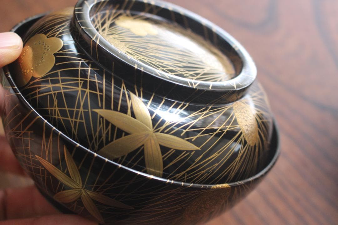 デッドストック！時代黒漆に極上松竹梅蒔絵の映える煮物椀2点（検