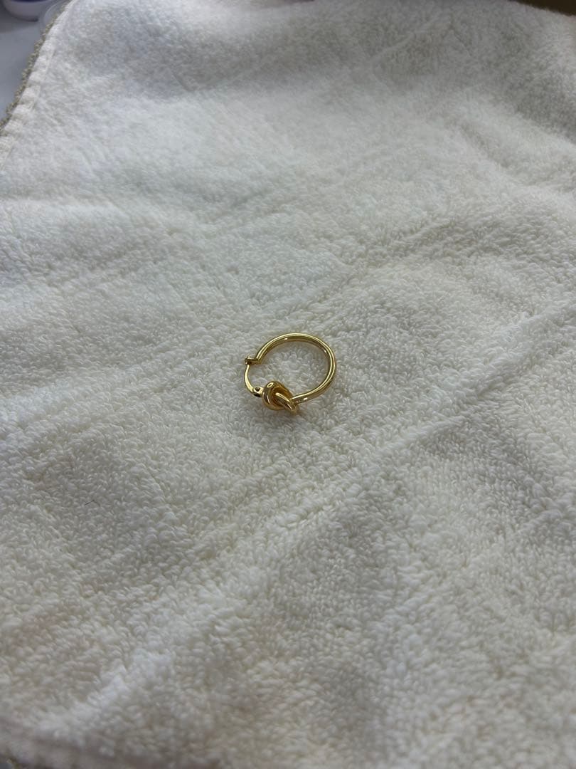 CELENE セリーヌ ゴールド ノットデザイン フープピアス 片耳 - メルカリ