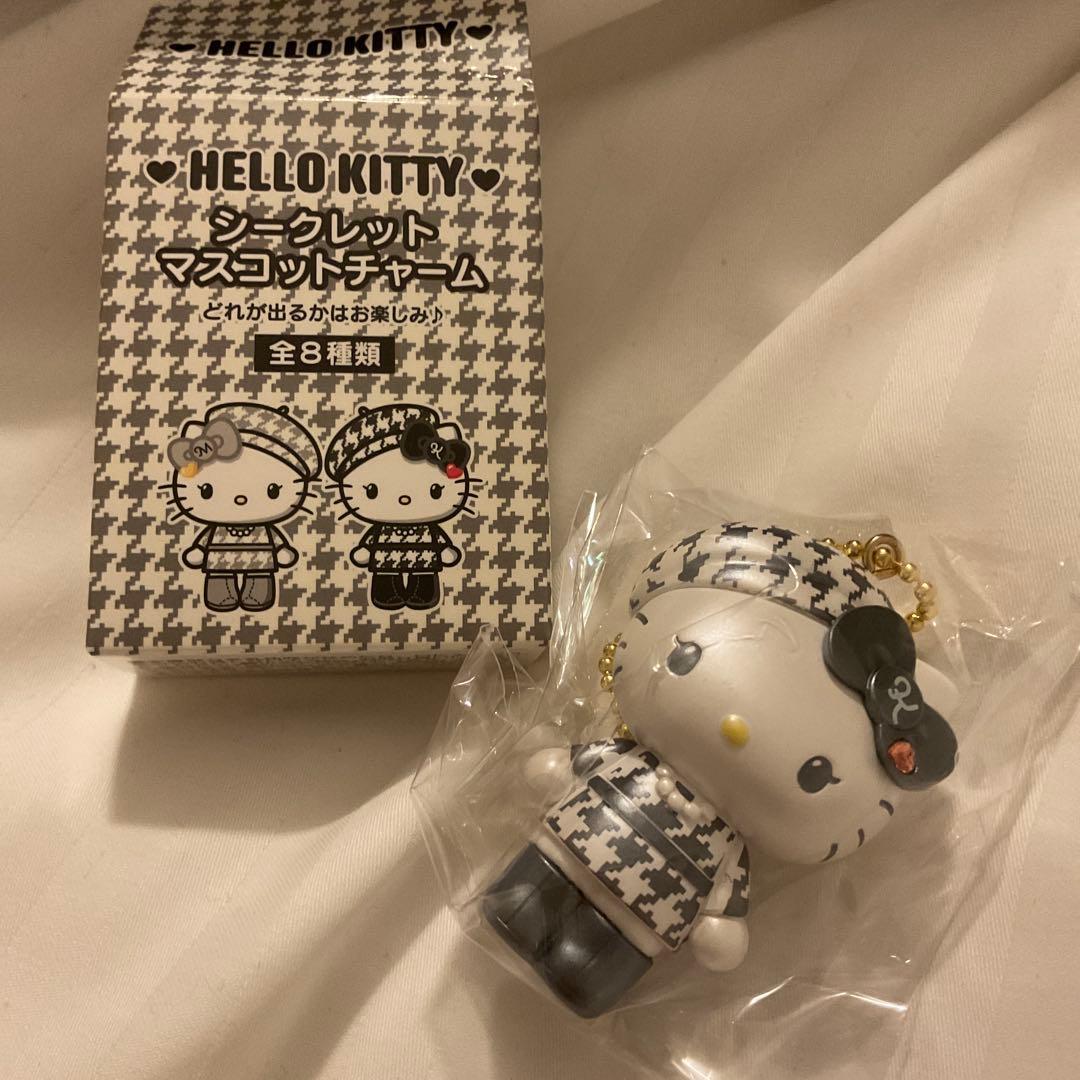 シークレットマスコットチャーム（モノクロガーリーふたごコーデ