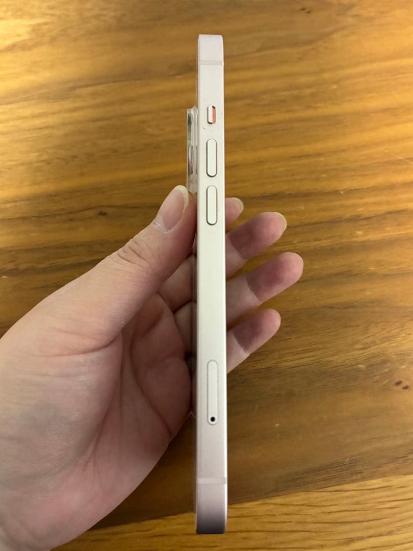 ト*ン様 iPhone 13ピンク バッテリー最大容量71%。 - メルカリ