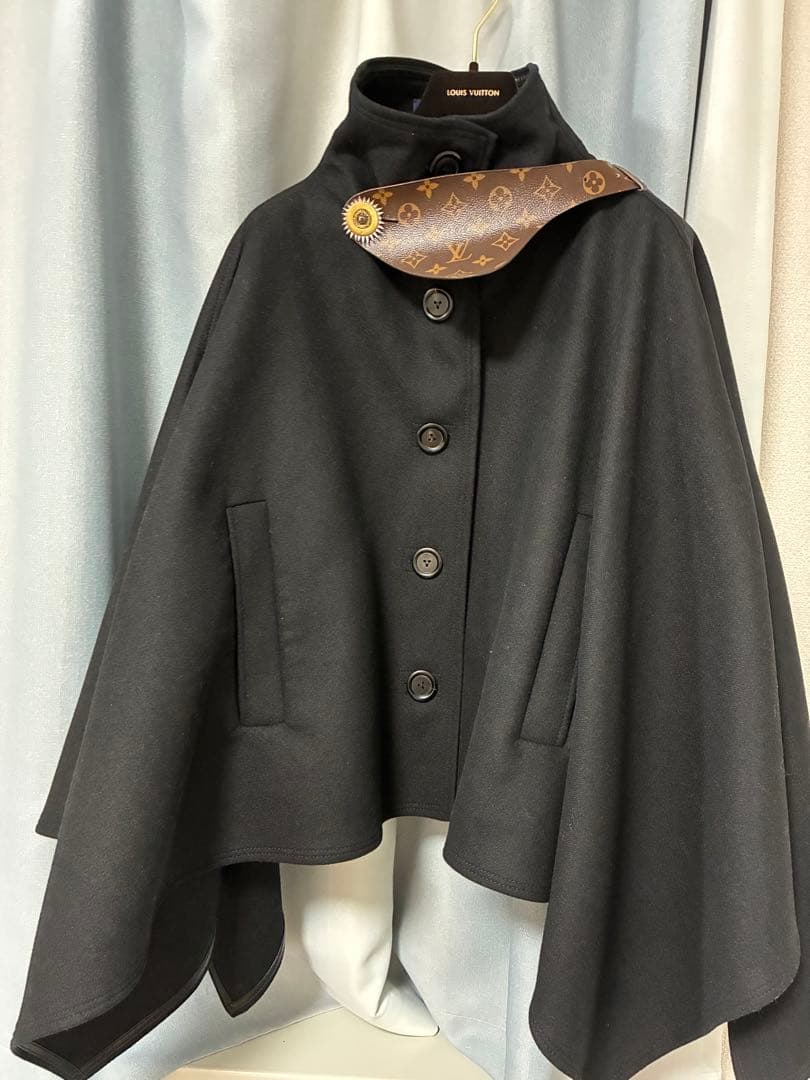 LOUIS VUITTON ルイヴィトン ケープコート ポンチョ 黒 - メルカリ